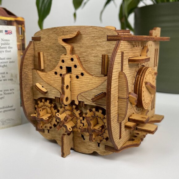 ClueBox Captain Nemo's Nautilus - Escape Room in a box - Made in Germany - Picture 6 of 7